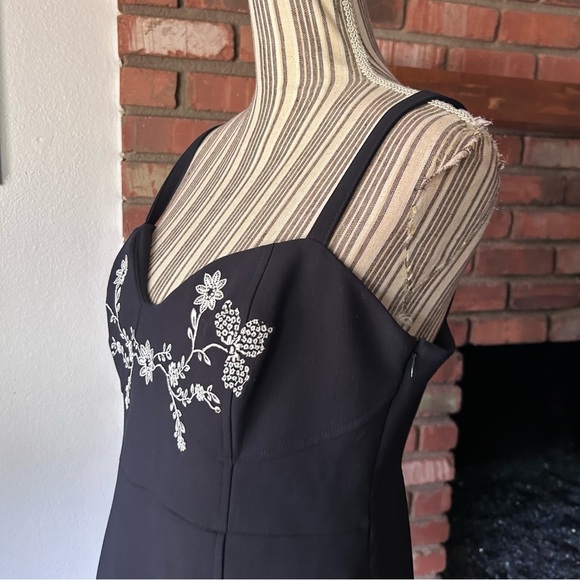 Cinq a Sept Dara Bustier Floral Embroidered Mini Dress in Navy Blue Sz 12 - Picture 8 of 10